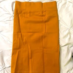 Skirts for women never use size S